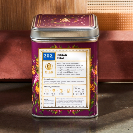 202.Indian Chai Piag Tea- Wyśmienita czarna herbata z przyprawami korzennymi w stylu indyjskim 100 g puszka Piag the fresh Tea -